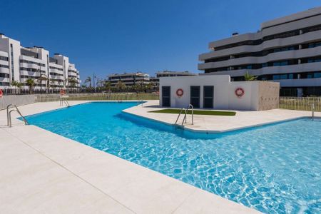 3 room luxury Flat for rent in Torremolinos, Spain - Photo 4