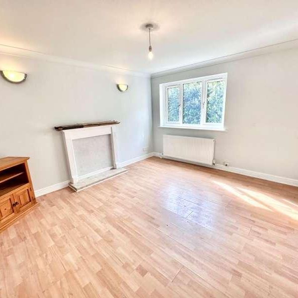 Brookdale Bank, Milnsbridge, Huddersfield, HD3 - Photo 1