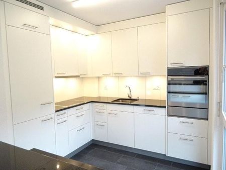 Moderne 4.5-ZW im 2. OG à 99 m² - Photo 3