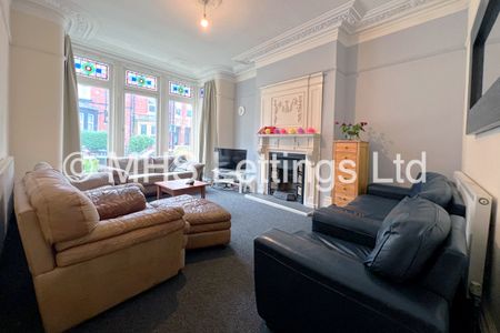 8 Bedroom Mid Terraced House for rent in Regent Park Avenue - Photo 2