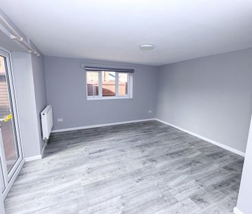 4 bedroom detached house to rent - Photo 3