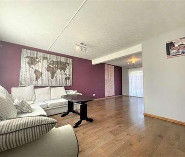 Welbourne Gardens, Bedford, MK42 - Photo 2