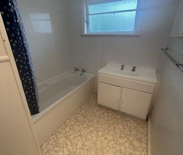 Great Family Home in Stoke - Photo 5