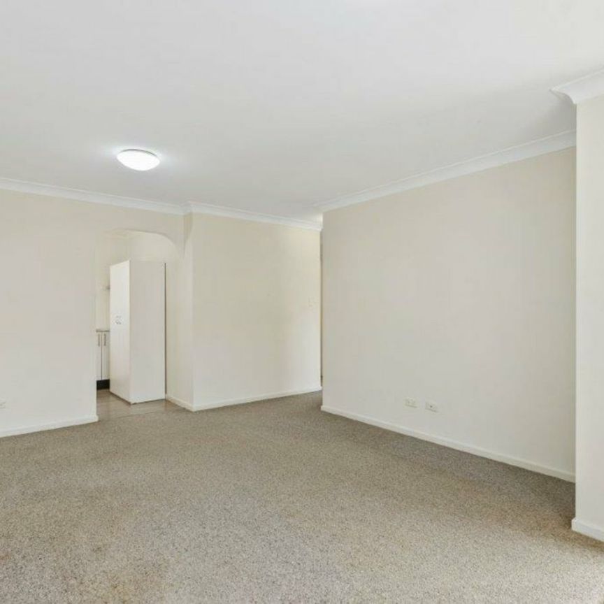 2 Bedroom with Single Lock-up Garage & Private Courtyard - Photo 1