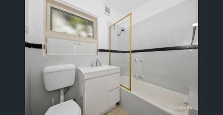 2 Bedder in Vibrant St Kilda - Endless Possibilities Await! - Photo 4