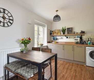 2 bedroom semi-detached house to rent - Photo 6