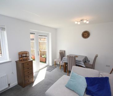 3 bedroom terraced house to rent - Photo 1