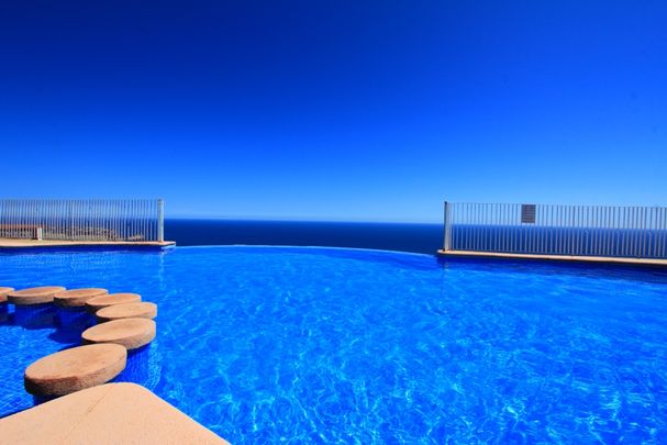 2 bedroom sea view apartment for rent in Cumbre del Sol - Photo 1