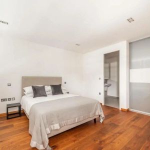 2 bedroom flat in 116 Bayham Street - Photo 2