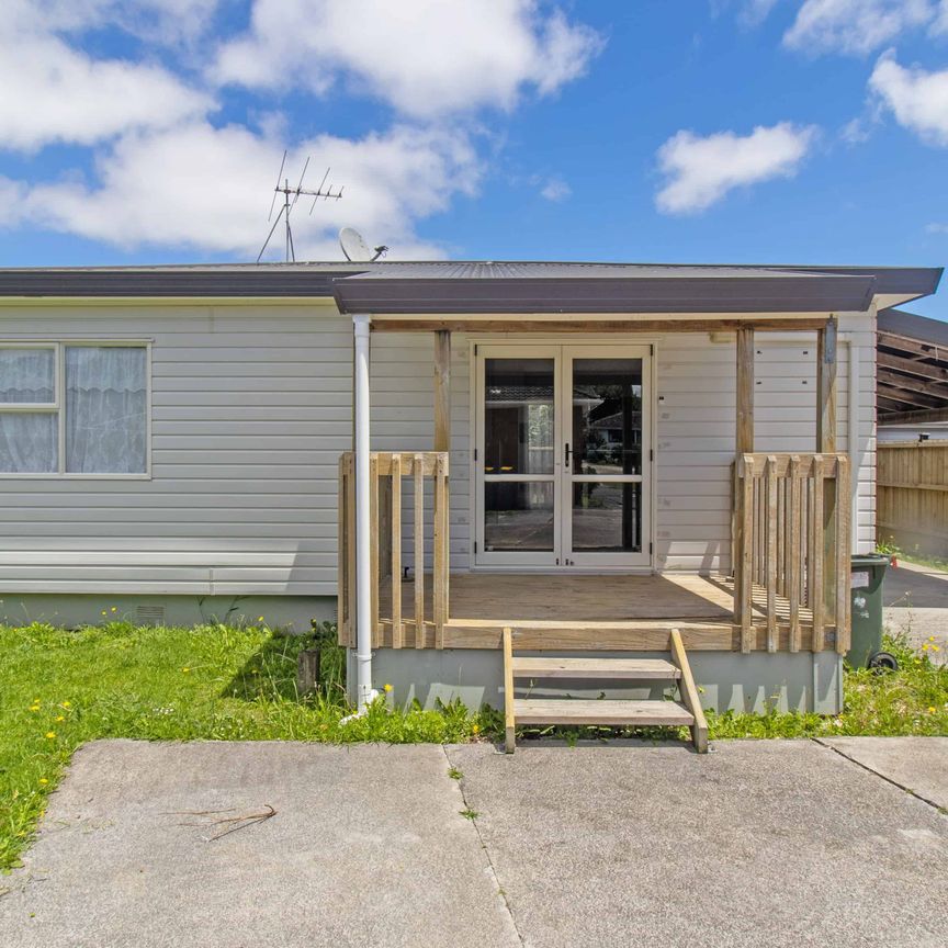Standalone two bedroom home! - Photo 1