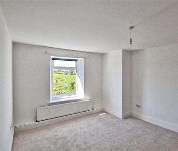 2 bedroom end of terrace house to rent - Photo 3