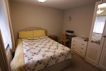 1 bedroom in a house share to rent - Photo 5