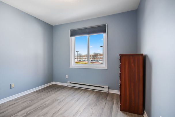 For Lease - 2041 Arrowsmith Drive Unit# 201B, Beacon Hill North - South and Area, Ontario - Photo 1