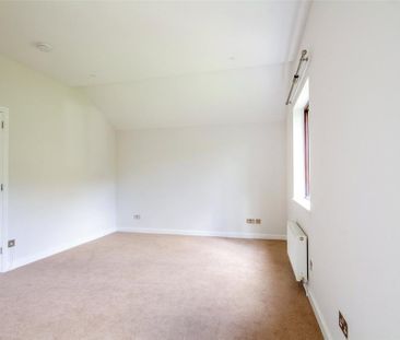 4 bedroom detached house to rent - Photo 5