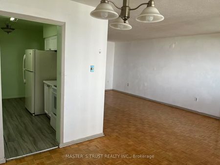 For Lease - 3420 Eglinton Avenue Unit# 903, Toronto, Ontario - Photo 5
