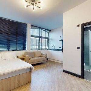 Studio to rent - Photo 2