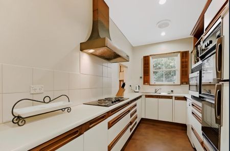 4 Bed, 2 Bath - Photo 3