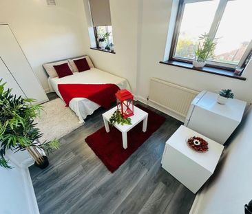 Property to rent - Photo 2