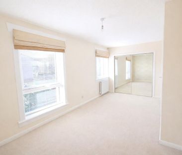 2 bedroom end of terrace house to rent - Photo 3