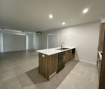 Low Maintenance Family Home - Photo 6