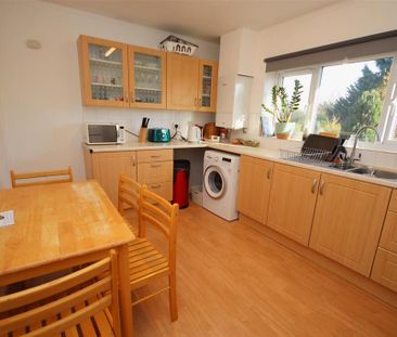 2 bedroom maisonette to rent - Photo 6