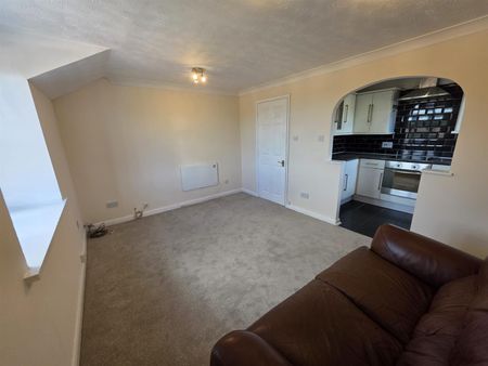 Half Moon Meadow, Hemel Hempstead, HP2 7SD, Herts - Photo 2