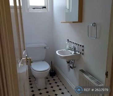 1 bedroom in a house share to rent - Photo 5