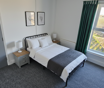 8 bedroom terraced house to rent - Photo 5