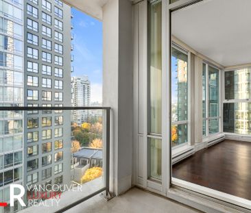 Condo in Downtown Vancouver, BC - Photo 1