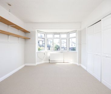 3 Bed Semi-Detached House, Coombe Road, BN2 - Photo 5