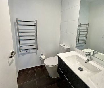 Fully Furnished Secure Studio Apartment - Photo 5