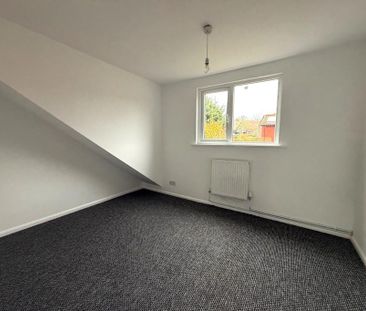 4 bedroom semi-detached bungalow to rent - Photo 6