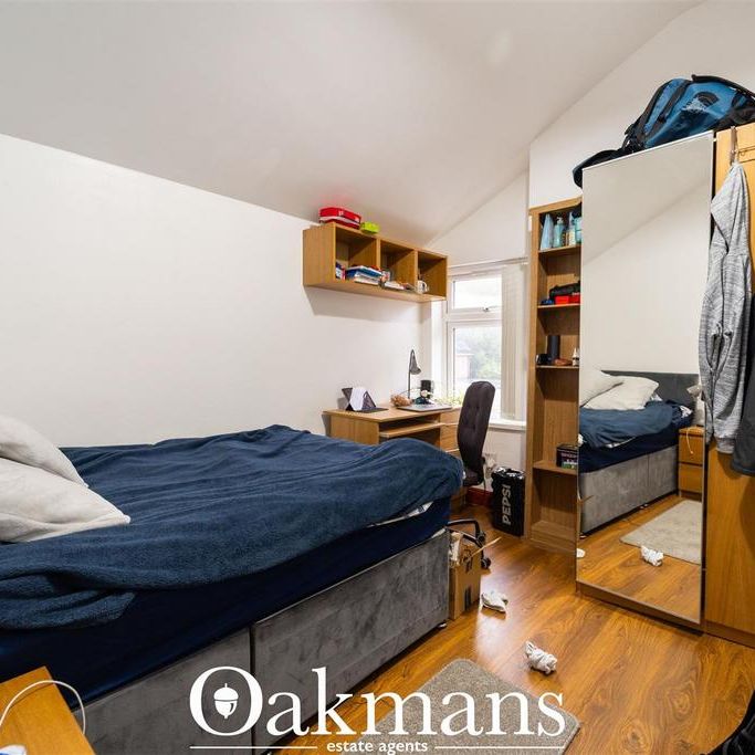 8 bedroom house to rent - Photo 1