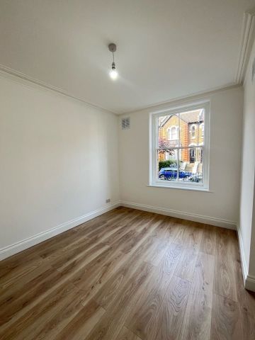 3 Bed Flat, Quested Court, E8 - Photo 2
