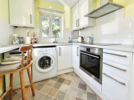 studio to rent Lucerne Close, CB1 - Photo 2