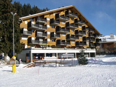 Studio for rent by the week on the pedestrian village square - Photo 5