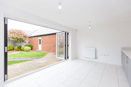 Camp Road, Heyford Park - Photo 2