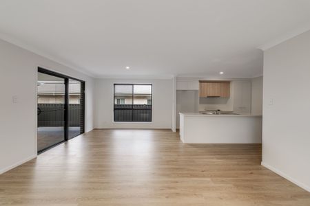 2/13 Goode Street - Photo 2