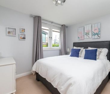 3 bedroom flat to rent - Photo 6