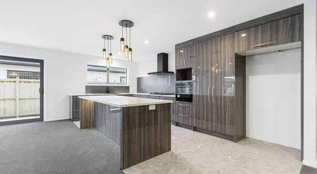 A home that blends comfort and convenience. - Photo 5