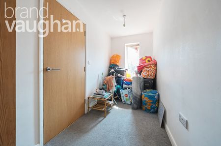 4 bedroom semi-detached house to rent - Photo 4