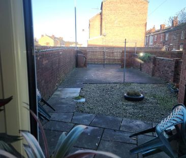 1 bedroom in a house share to rent - Photo 6