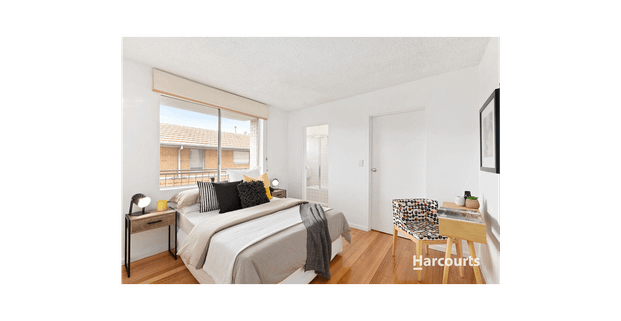 Spacious one bedroom flat in heart of St Kilda East - Photo 1