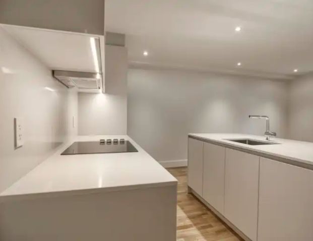 St. Lambert | 1525 Avenue Victoria, Saint-Lambert - Photo 1