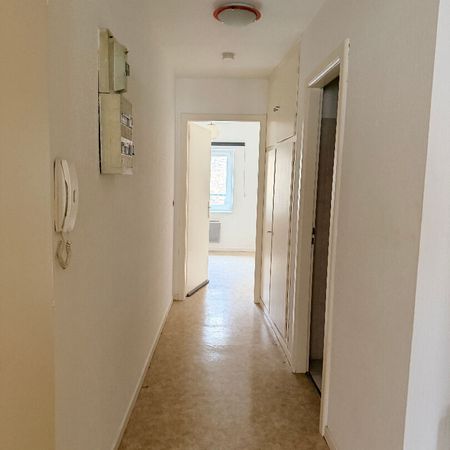 Location Appartement 2 pièces 64m² - Photo 3