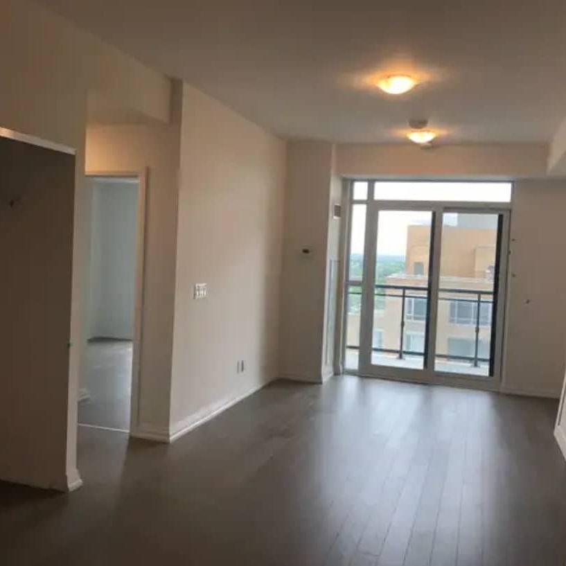 One plus den condo Waterloo - Photo 1