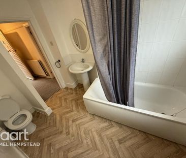4 bedroom semi-detached house to rent - Photo 6