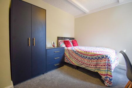 6 bedroom end of terrace house to rent - Photo 4