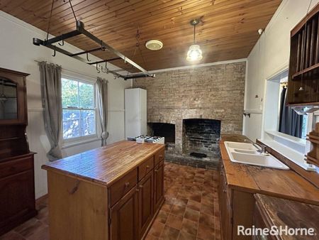 Charming Cottage Close to Town - Photo 2