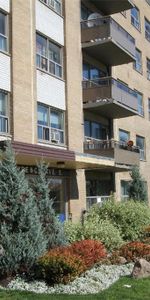 Lawrence Avenue East Apartments - Photo 3